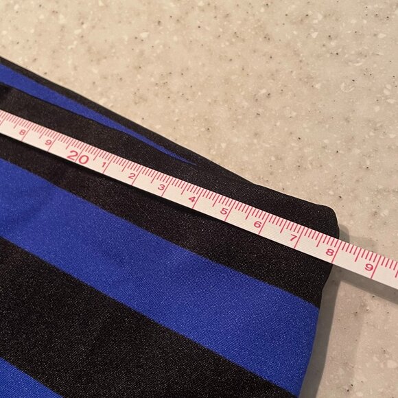 K-DEER Ombre Sneaker Length Haute Yoga Leggings – Alexis Signature Stripe RARE - Picture 4 of 5